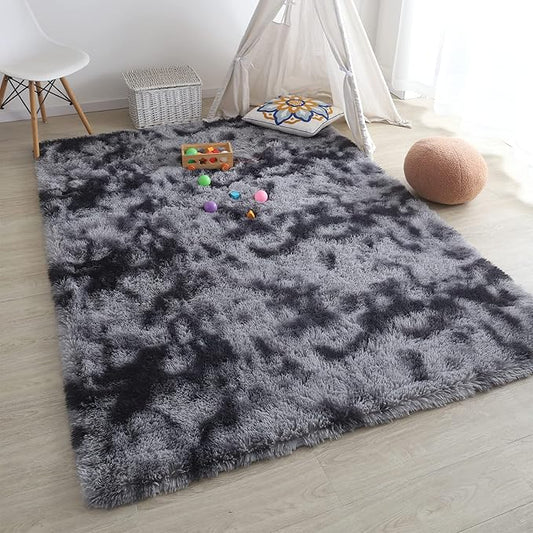 Alfombra gris y negra matizada